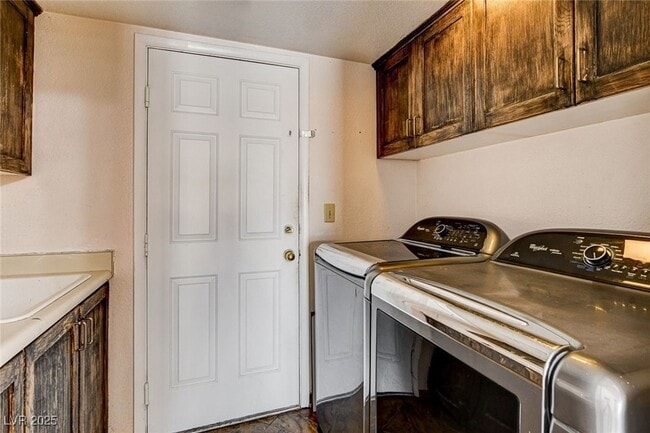 Building Photo - 8344 Snowmass Dr