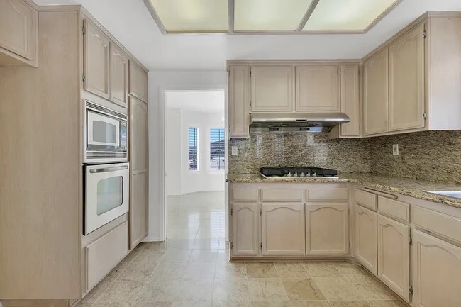 Building Photo - 12021 Falcon Crest Way