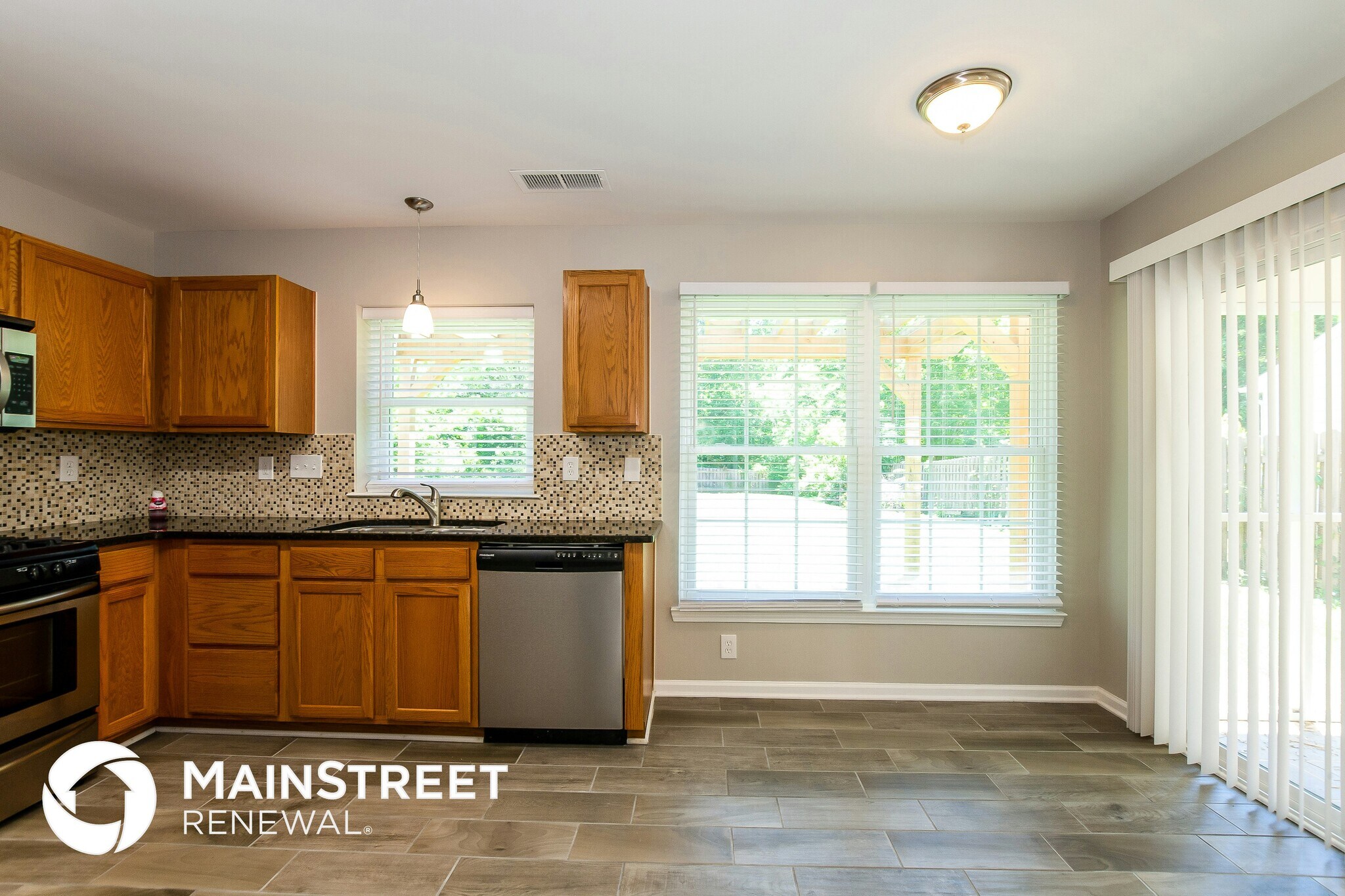 Building Photo - 8008 Leisure Ln