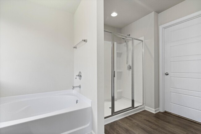 Building Photo - 34505 Paisley Ave