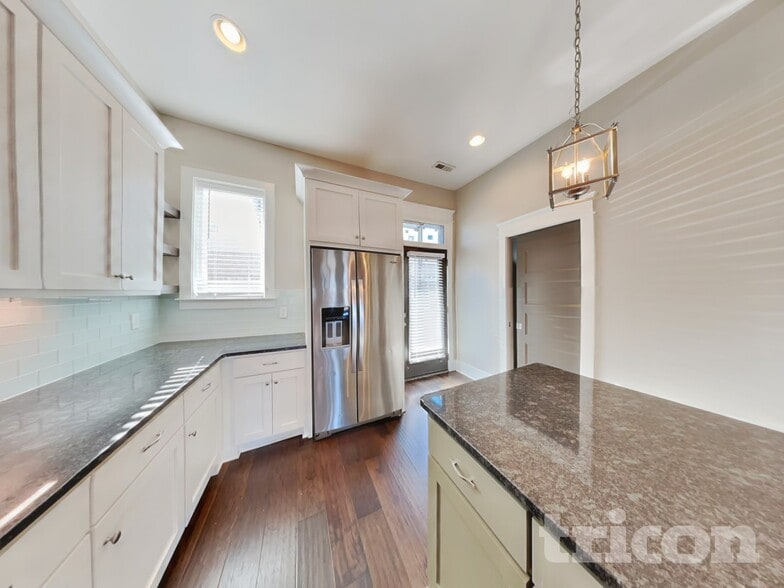 Building Photo - 6817 Charlotte Pike