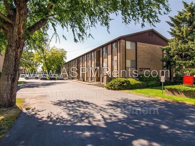 Primary Photo - 1351-1357 N Redwood Rd