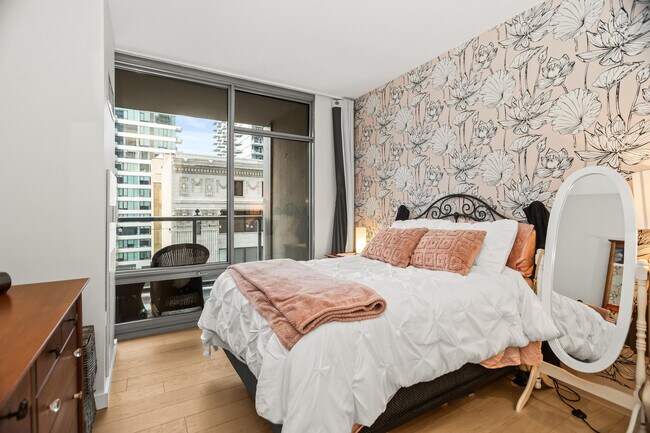 Building Photo - 100 E 14th St