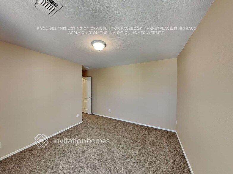 Building Photo - 3075 E Santa Rosa Dr