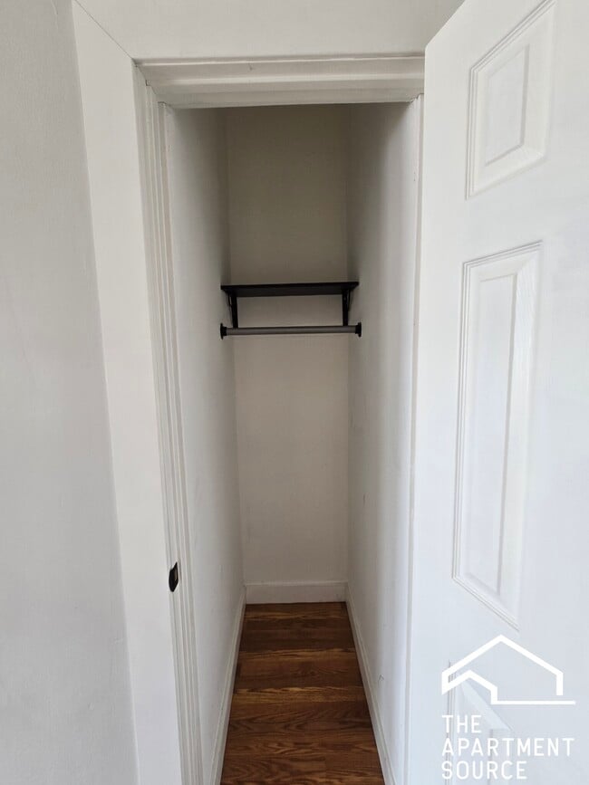 Building Photo - 3420 W Irving Park Rd