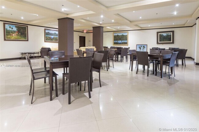 Building Photo - 8877 Collins Ave