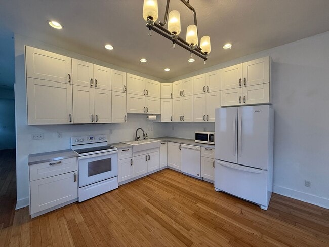 Primary Photo - 3-BED 2-BATH IN SHELBY PARK W/ 3-CAR GARAGE