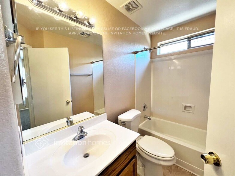 Building Photo - 1254 N 159th Ln