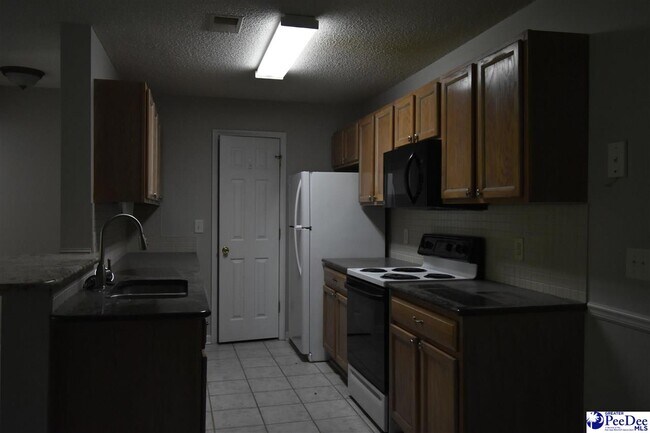 Building Photo - 2125 Sanderling Dr