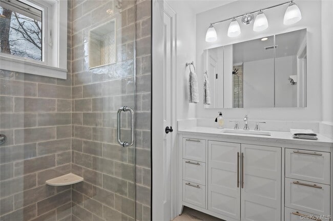 Building Photo - 74 Montauk Hwy