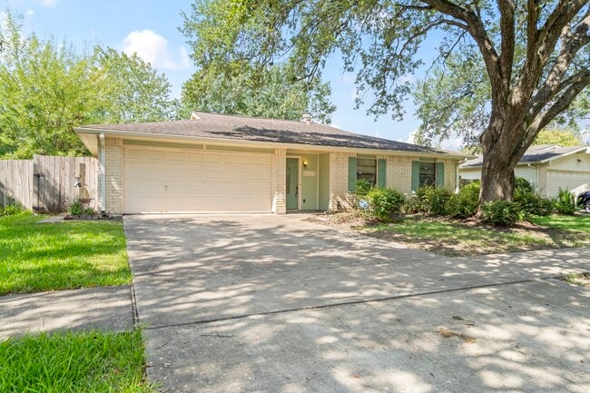 Building Photo - 2126 Turtle Creek Dr