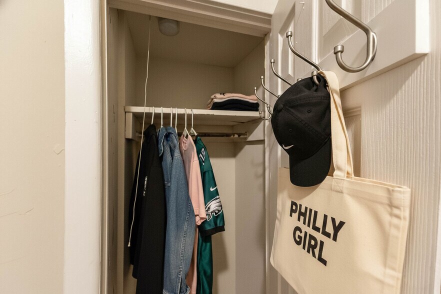 Building Photo - 4031 Locust St