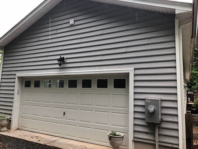 Building Photo - Hidden Haven