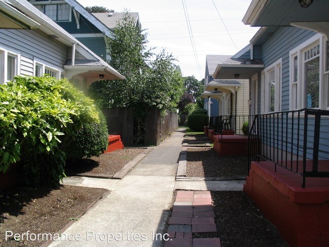 Primary Photo - 5509 N VAncouver Ave