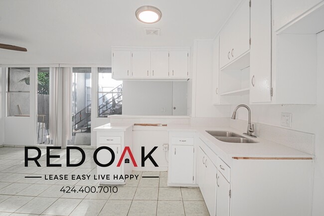 Building Photo - 12007 Sycamore St