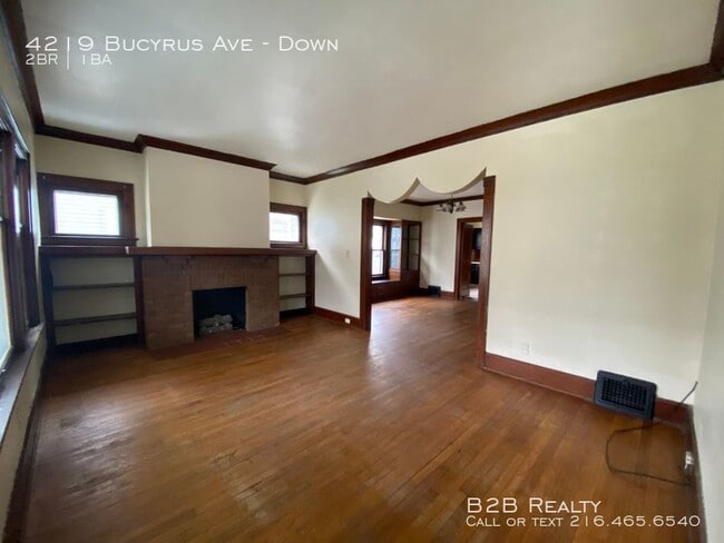 Building Photo - Spacious and ready to call home!