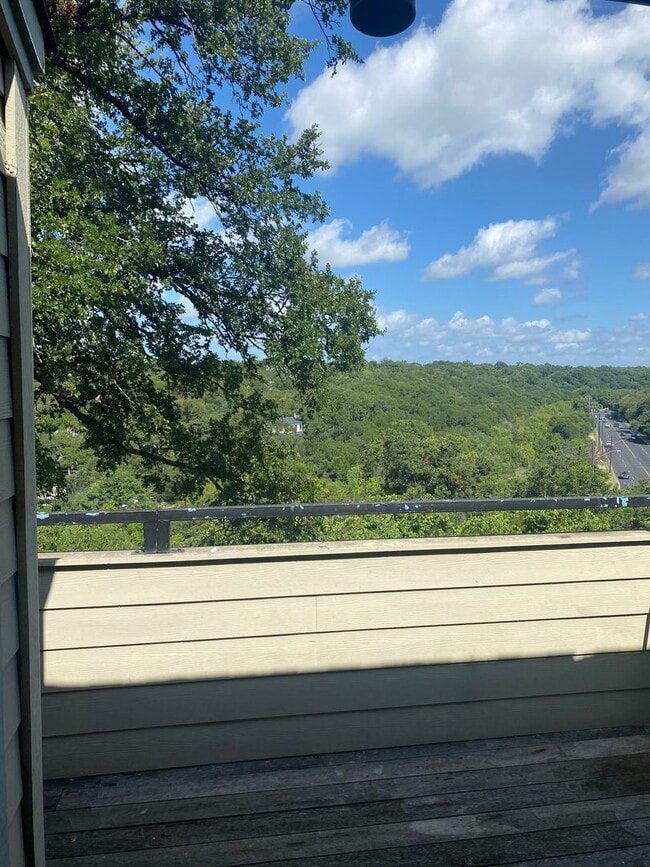 Building Photo - K206 - Treehouse #221