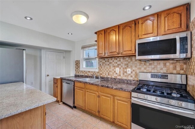 Building Photo - 109-21 215th St