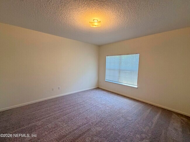 Building Photo - 3888 Summer Grove Way S