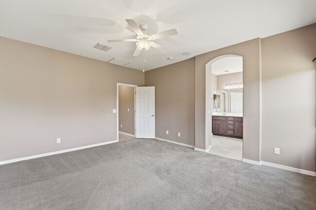 Building Photo - Ironwood Crossing Gem! 3 Bed + Den, Open Layout & Resort Amenities