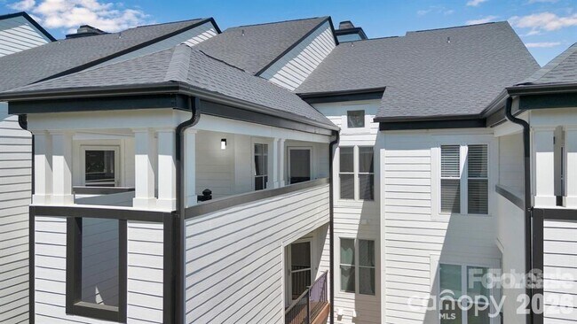 Building Photo - 18755 Vineyard Point Ln