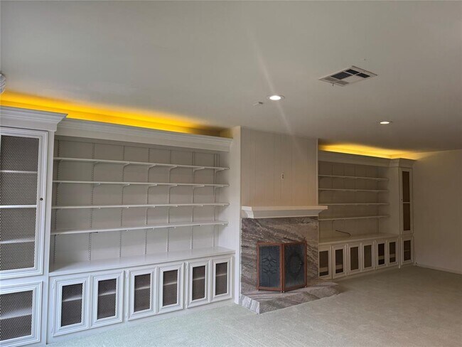Building Photo - 1526 S Gessner Rd