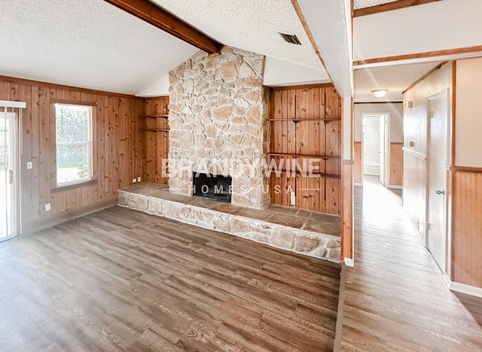 Building Photo - 10498 Arrowhead Dr