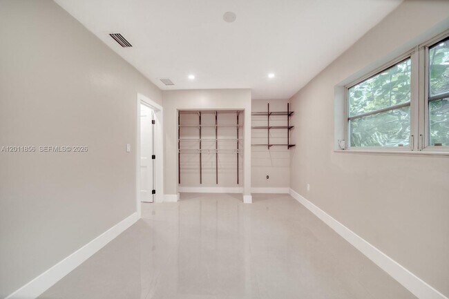 Building Photo - 15730 SW 87th Ct