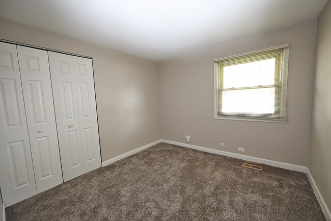 Building Photo - 122 Lela Ln