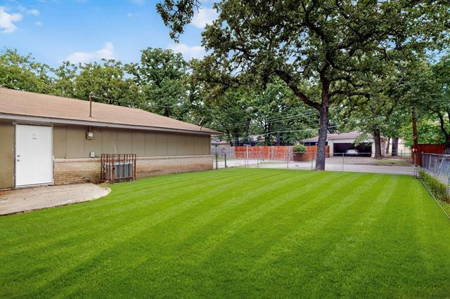 Building Photo - 10421 Muskogee Dr
