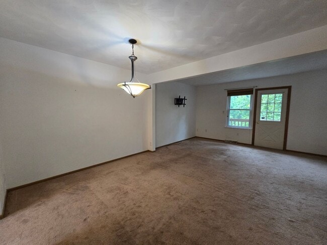 Building Photo - End Unit Townhouse - Plum School District ...