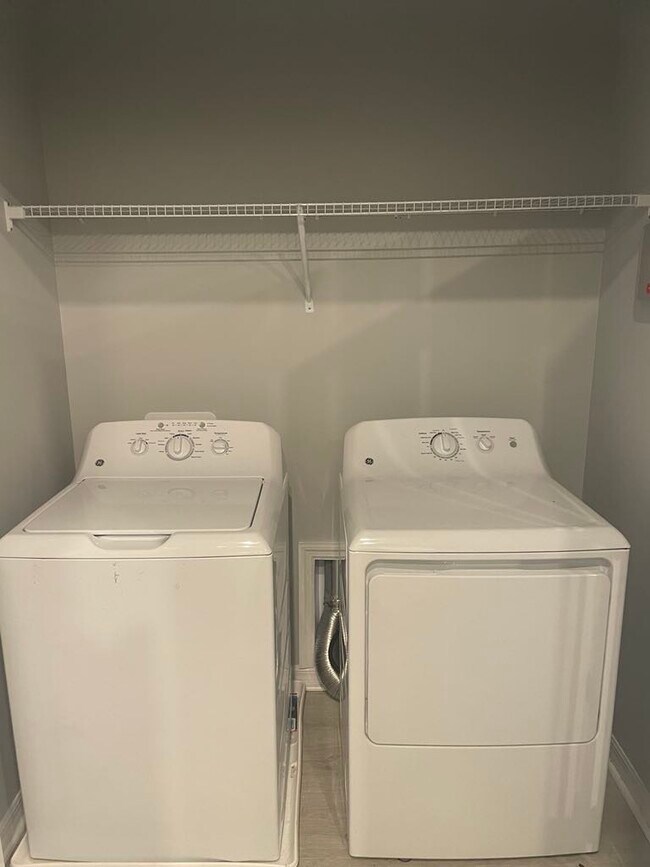 Building Photo - 8625 Tavistock Lakes Blvd