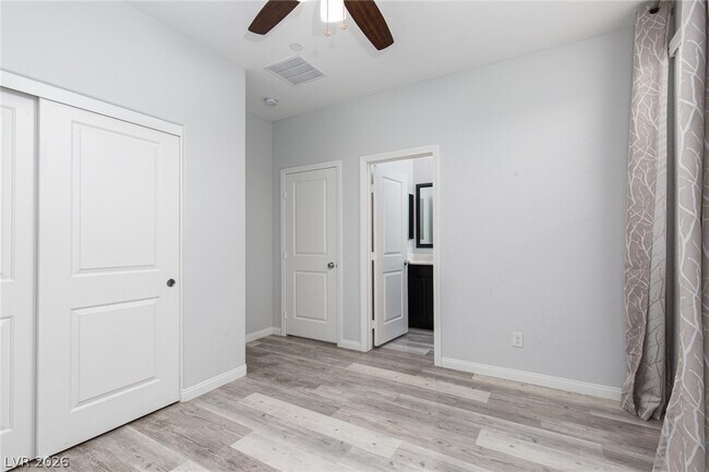 Building Photo - 12586 Huckleberry Oak Ave