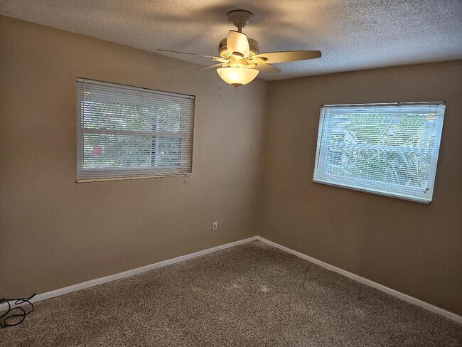 Primary Bedroom with Ceiling Fan - 533 Oxford Ave