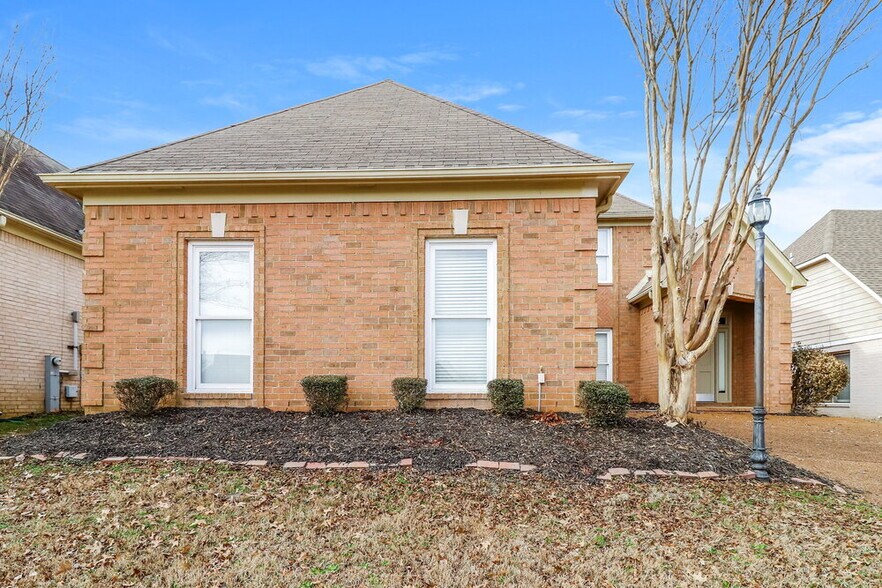 Building Photo - 1153 Hunters Green Cir S