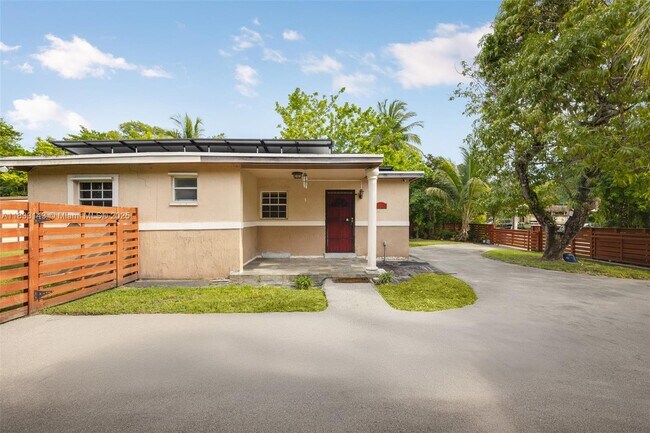 Building Photo - 6401 SW 63rd Ct