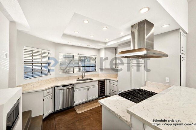 Building Photo - 2021 Carnegie Ln