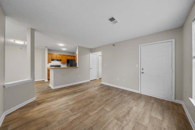 Building Photo - 2411 Hill St