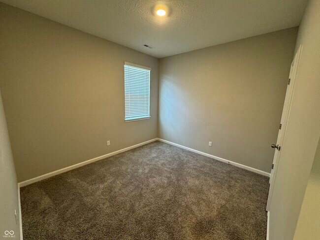 Building Photo - 855 Downey Ln