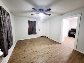 Building Photo - 2702 Avenue Q