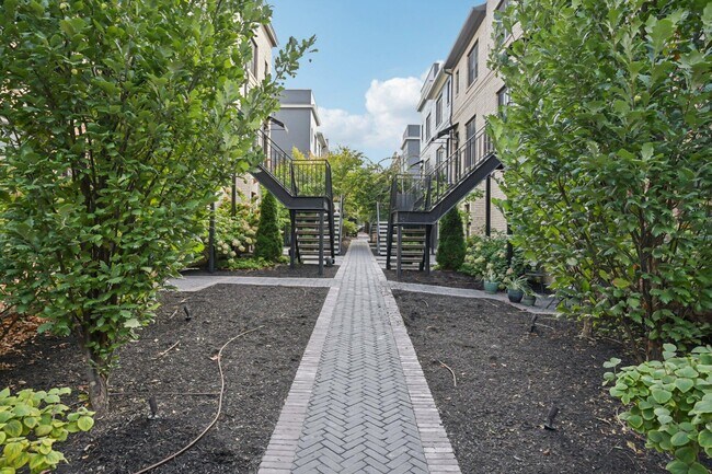 Building Photo - 100 Normandy Ave