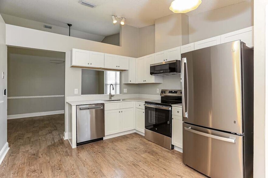Building Photo - 8765 Hammond Forest Dr