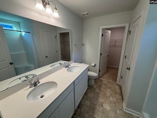 Building Photo - 140 Kings Parish Ct