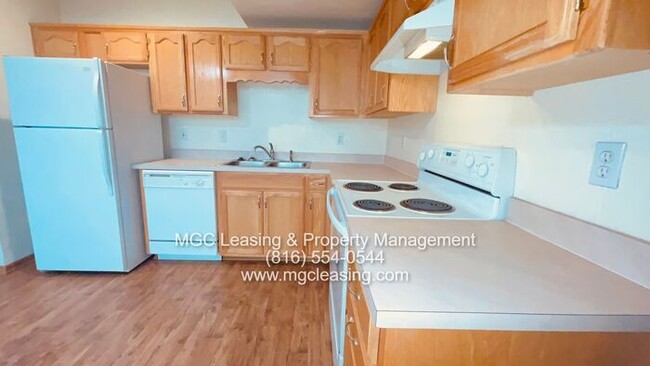 Building Photo - TIMBER BROOKE TOWNHOME AVAILABLE FOR YOUR ...