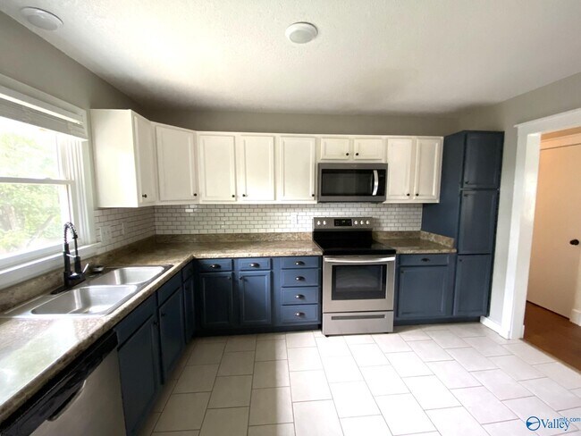 Building Photo - 12122 Chicamauga Trail SE