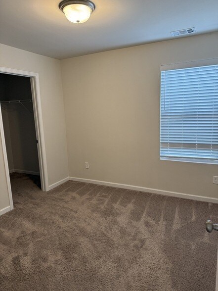 Building Photo - 4417 Hoboken Wy