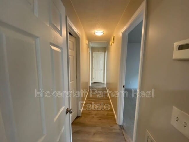 Building Photo - 220 Saddlebrook Trail