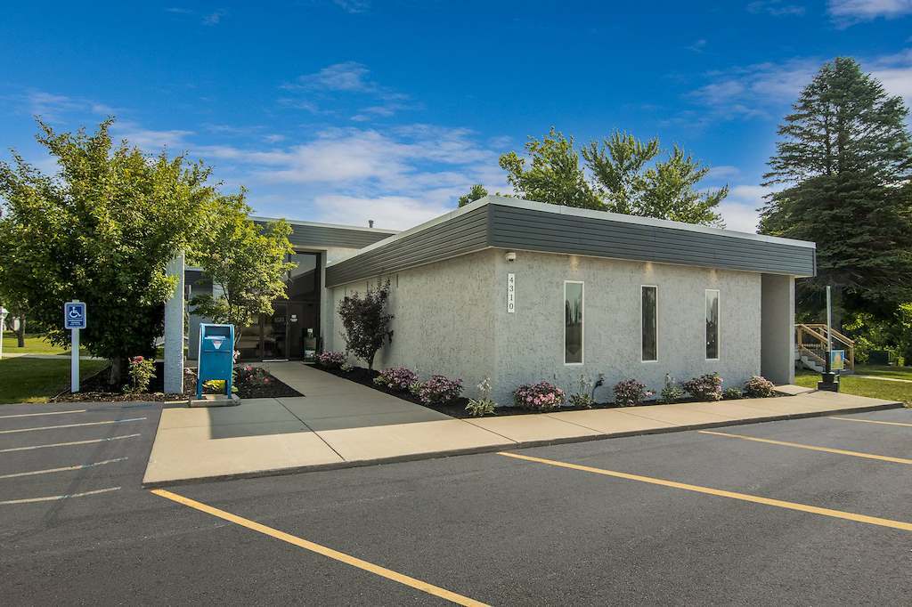Building Photo - 4562 Iris Ln