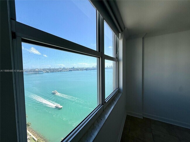 Building Photo - 770 Claughton Island Dr