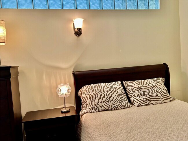 Building Photo - 3800 Galt Ocean Dr